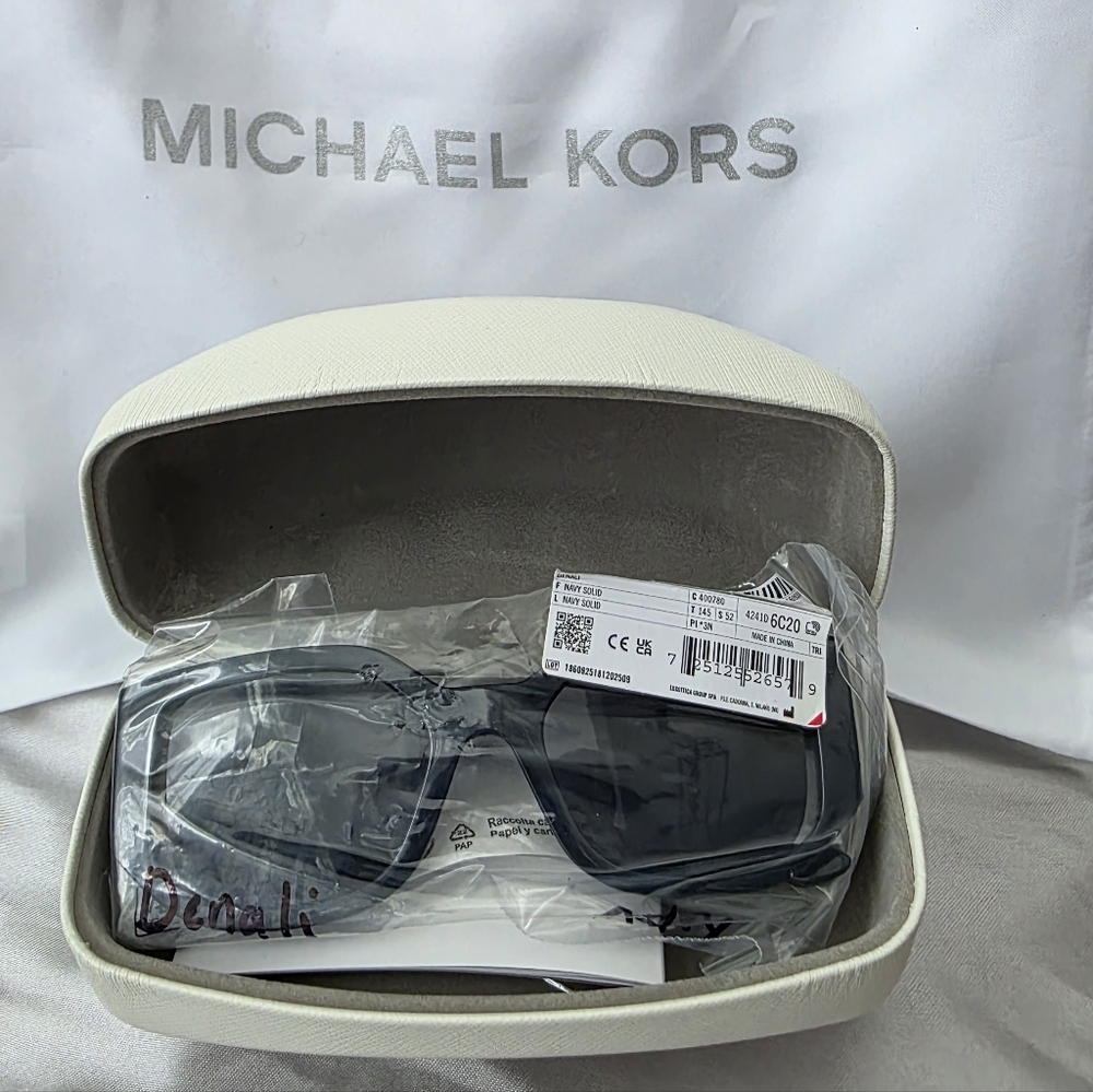 Michael Kors Navy Sunglasses With Case - Picture 1 of 8